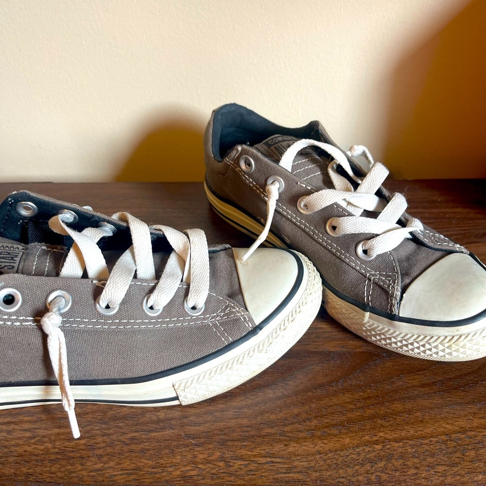 Converse Chuck Taylor SIZE 3 youth slip on sneakers